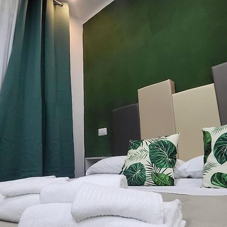 New Era Rooms Naples Luaran gambar
