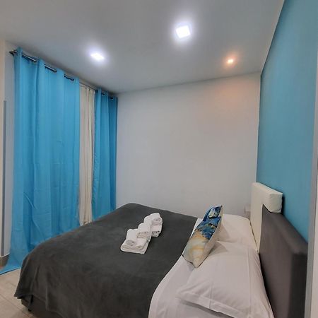 New Era Rooms Naples Luaran gambar