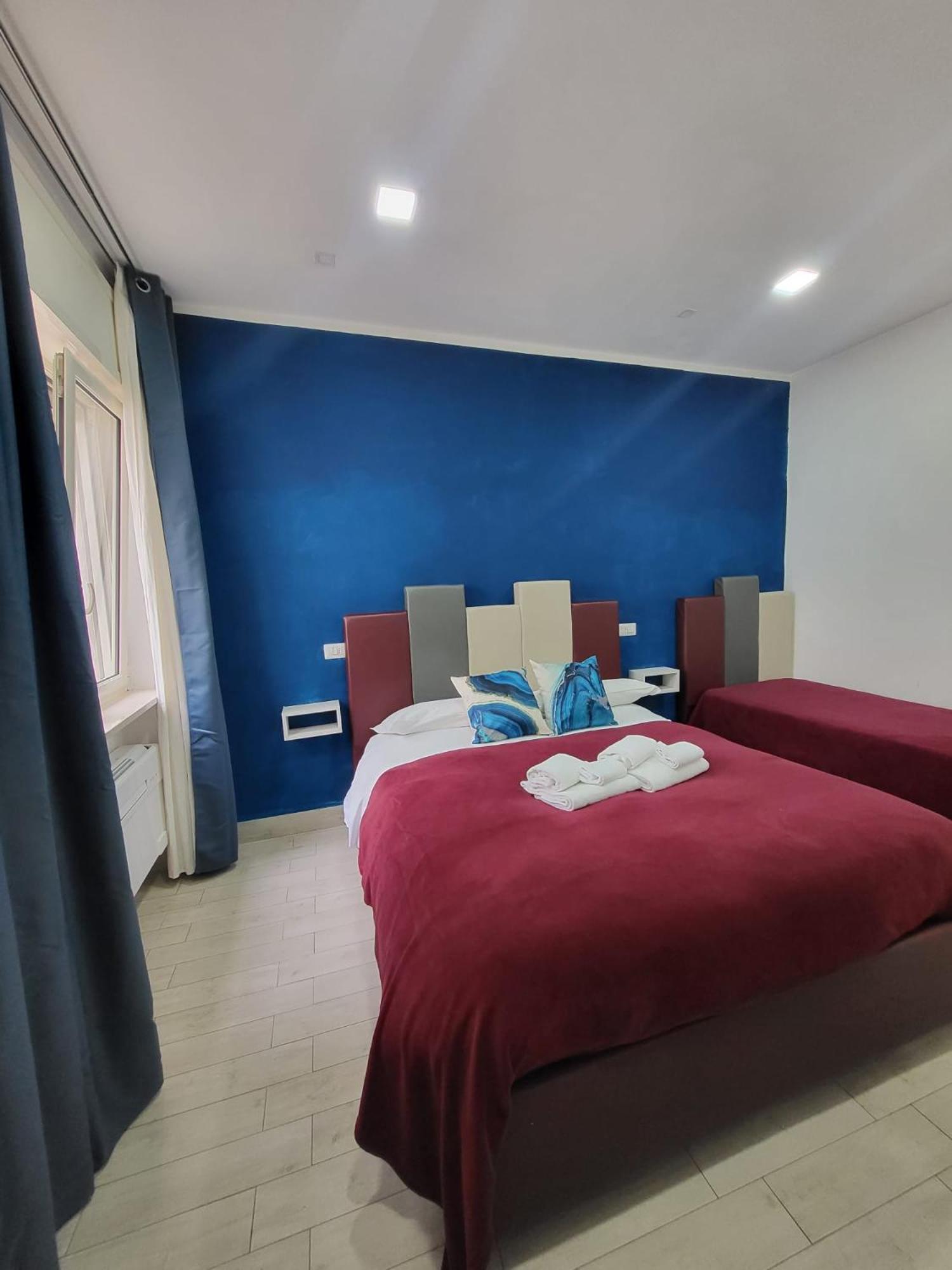 New Era Rooms Naples Luaran gambar
