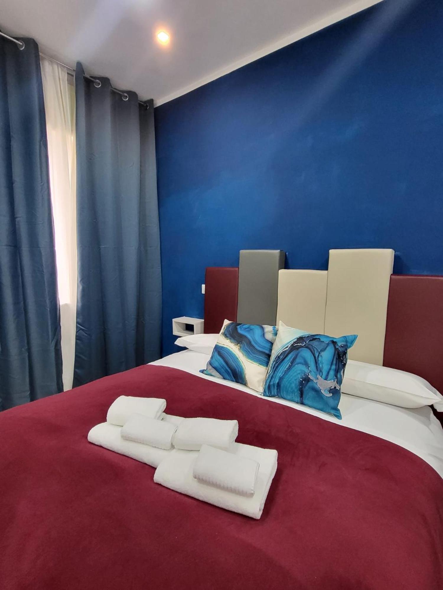 New Era Rooms Naples Luaran gambar