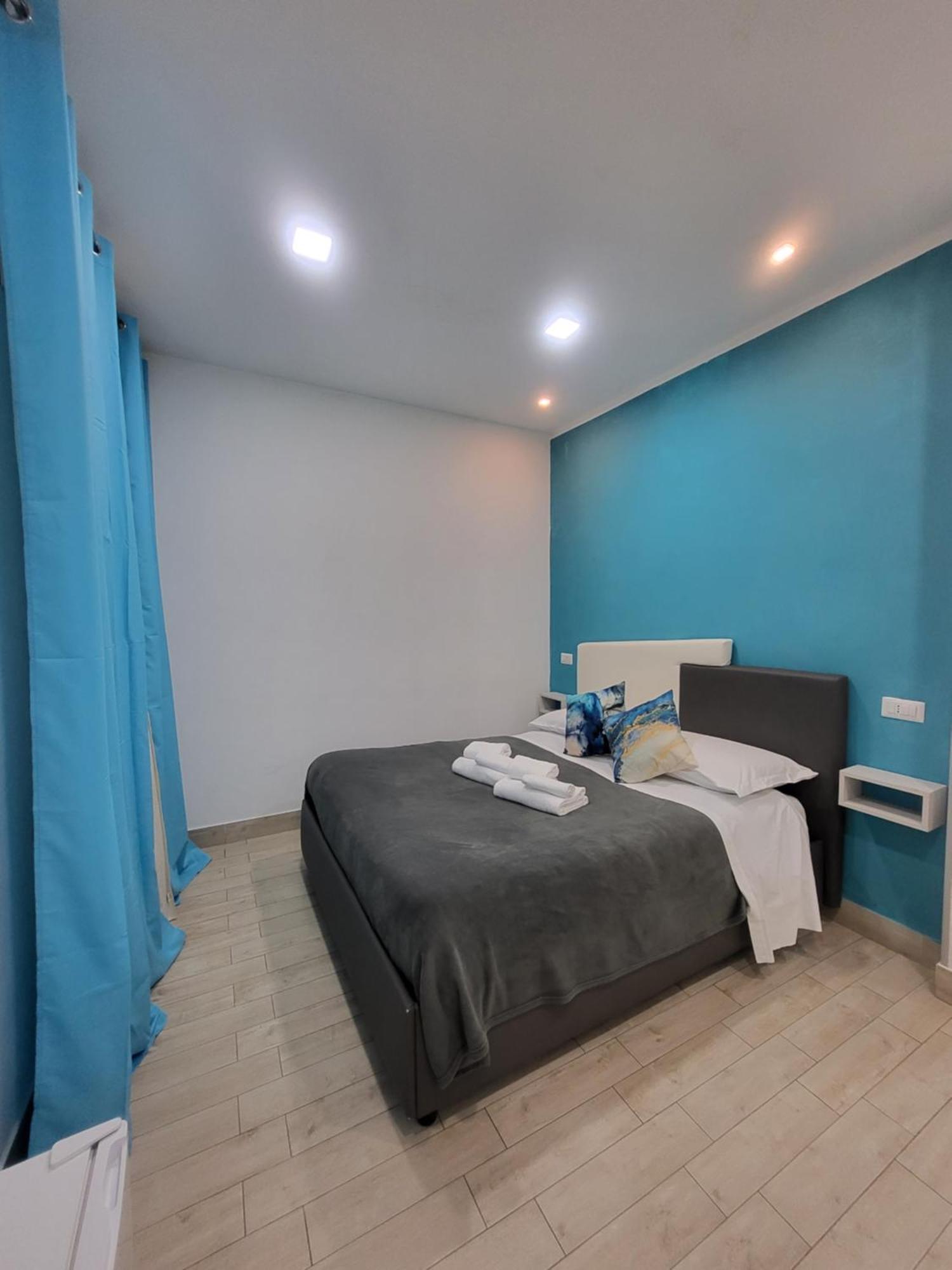 New Era Rooms Naples Luaran gambar