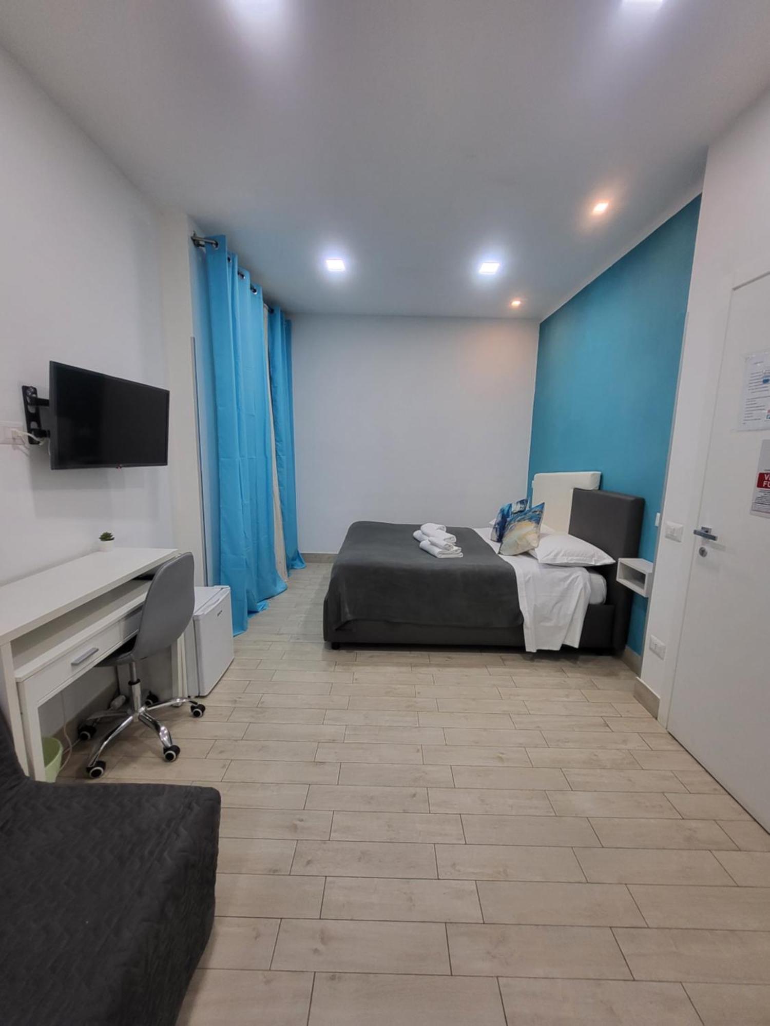 New Era Rooms Naples Luaran gambar